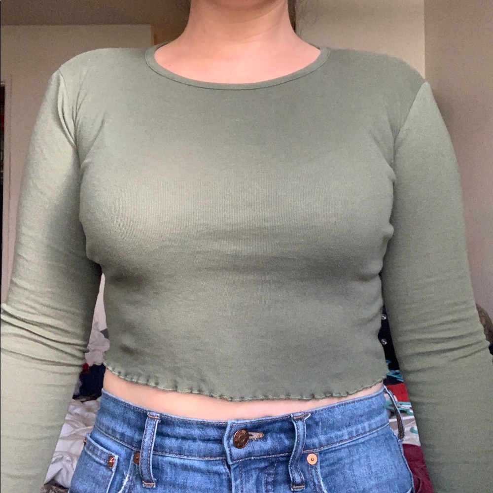 Green long sleeve crop top